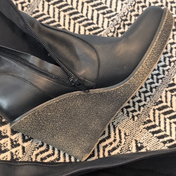 TNA Black Over the Knee Boots with Slouchy Style - Picture 7 of 11